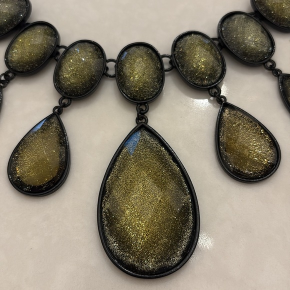 Statement piece! - Picture 2 of 7